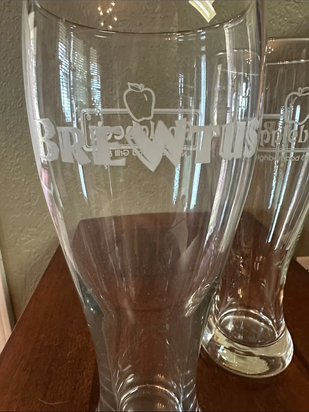 Vintage Applebee’s Brewtus Pilsner Beer Glasses - Set of 2 (22oz Heavy Base)